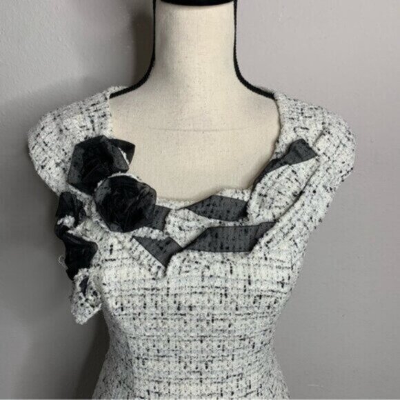 Kay Unger Tweed Sleeveless Floral Appliqué and Ruffle Neckline Sheath Dress - Picture 7 of 16